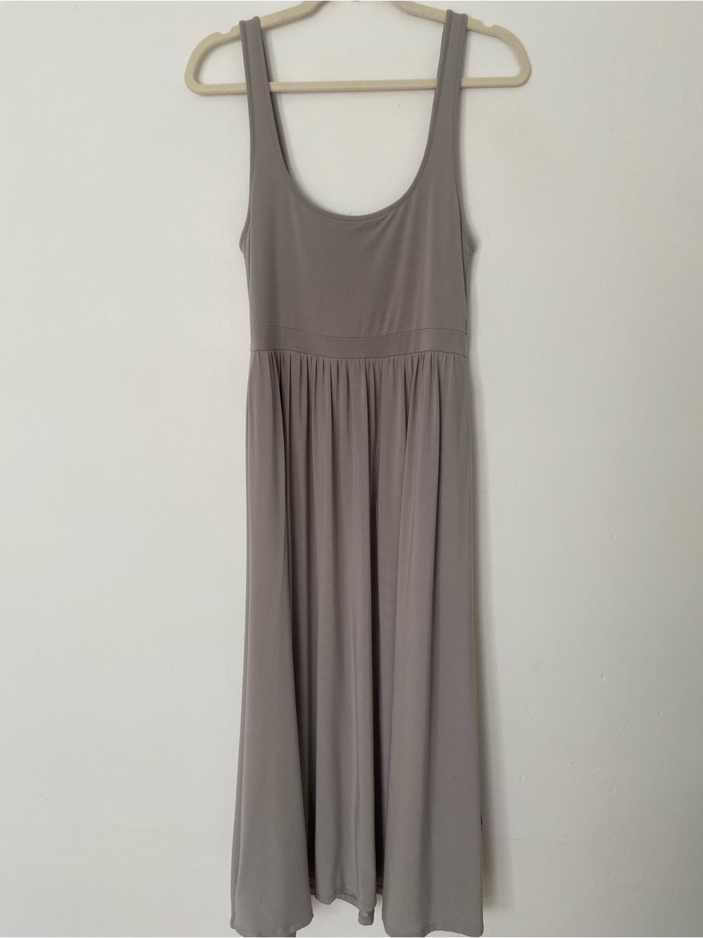 Wilfred Aritzia Market Midi Dress in Light Grey Taupe size Medium - Picture 3 of 9